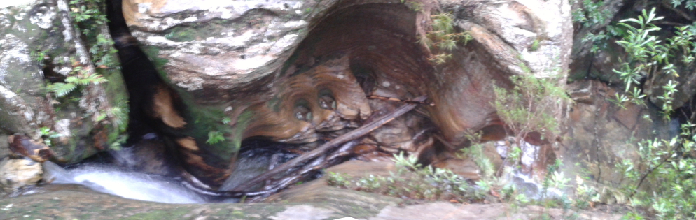 Looking down on the waterfall in Jinki Gully